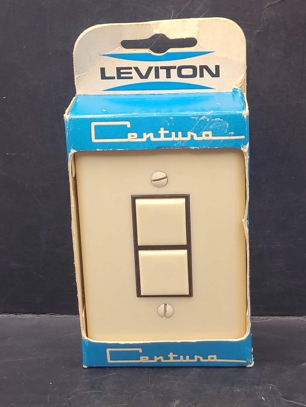 NOS Vintage Leviton Centura Double Light Switch Ivory w/ Box Made In Canada